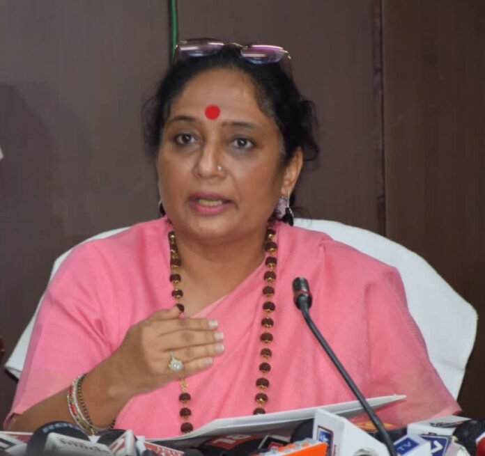 Ritu-Khanduri-Front-Photo-3-Col