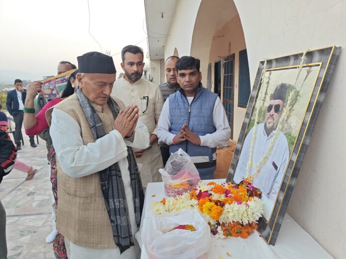 bhagat-singh-koshyari-arrived-to-pay-tribute-to-uttarakhands-eminent-leader-trivendra-singh-pawar