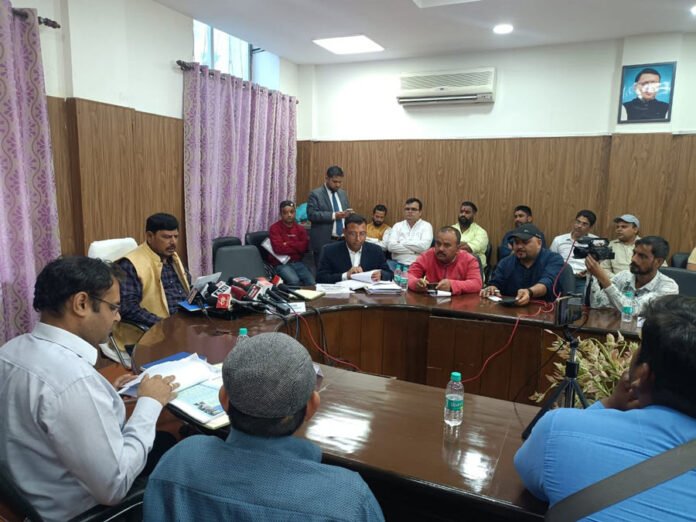 minister-ramdas-athawale-reviews-social-welfare-schemes-dehradun