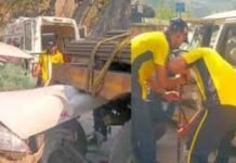 सरिये से लदे ट्रक से टकराई कार महिला की मौके पर मौत सात लोग घायल कौड़ियाला के पास हादसा